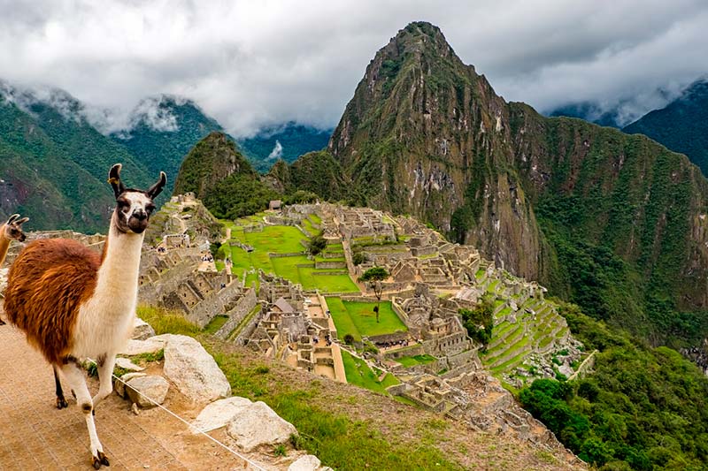 Ruinas incas de Machu Picchu en Perú